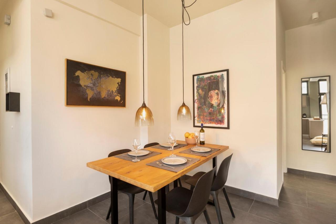 Ferienwohnung Α Rare Lux Artistic Renv Gem Opposite Emst Museum Athen Exterior foto