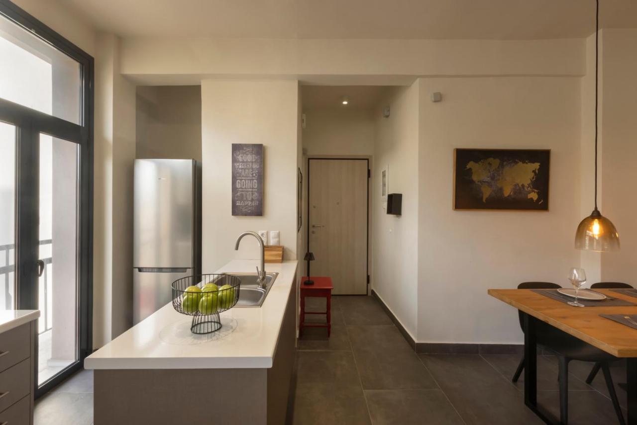 Ferienwohnung Α Rare Lux Artistic Renv Gem Opposite Emst Museum Athen Exterior foto